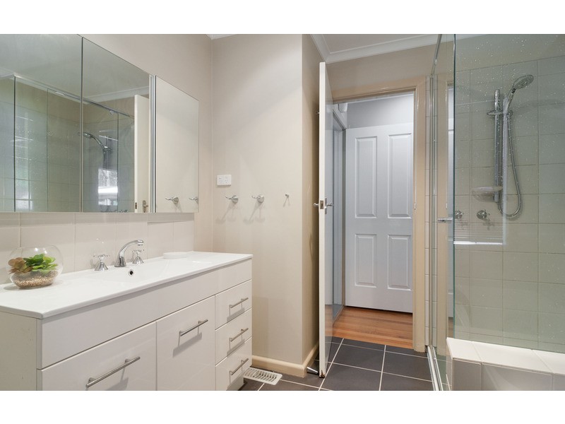 42 The Boulevard, Montrose VIC 3765