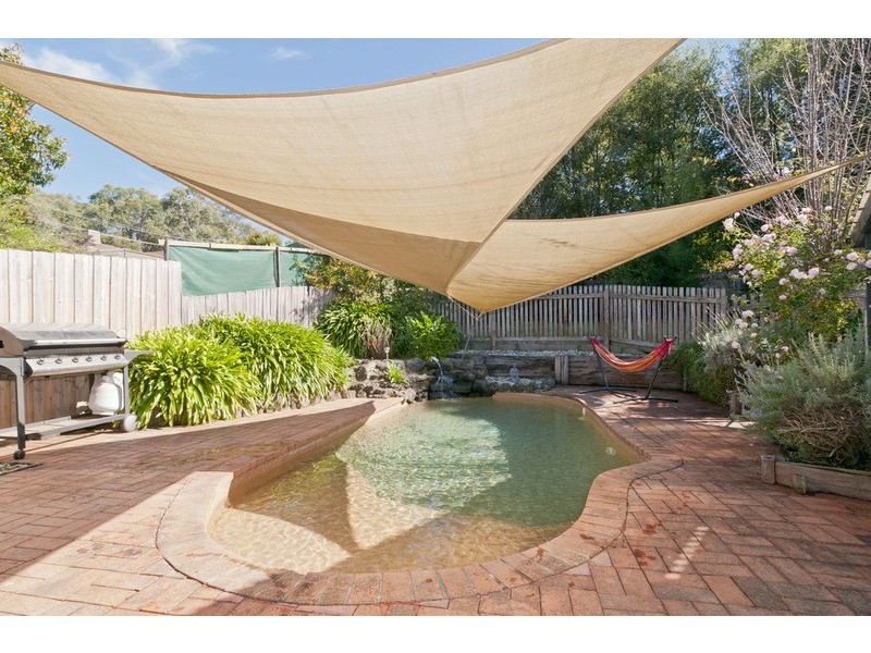 3 Penola Drive, Seville VIC 3139