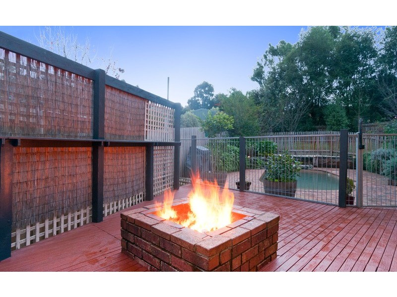 3 Penola Drive, Seville VIC 3139