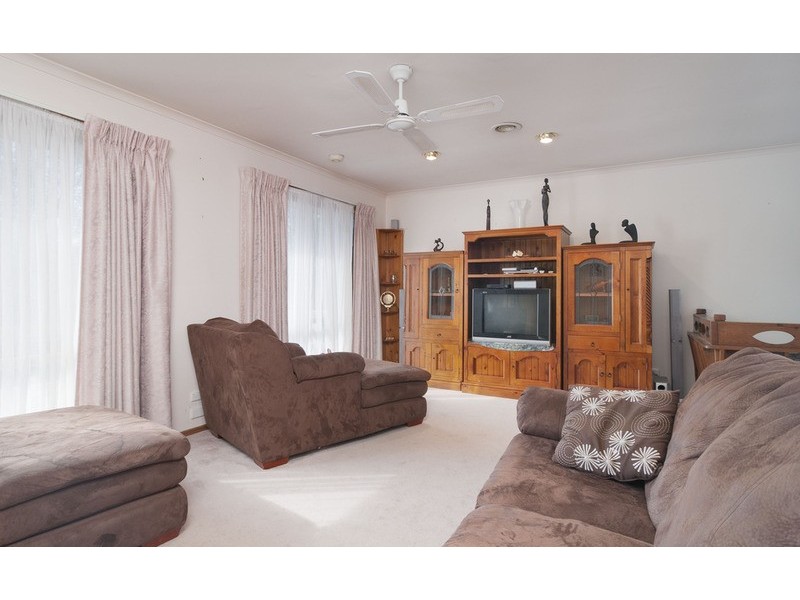 3 Penola Drive, Seville VIC 3139