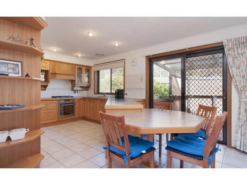 3 Penola Drive, Seville VIC 3139