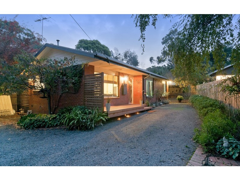 98 York  Road, Mount Evelyn VIC 3796