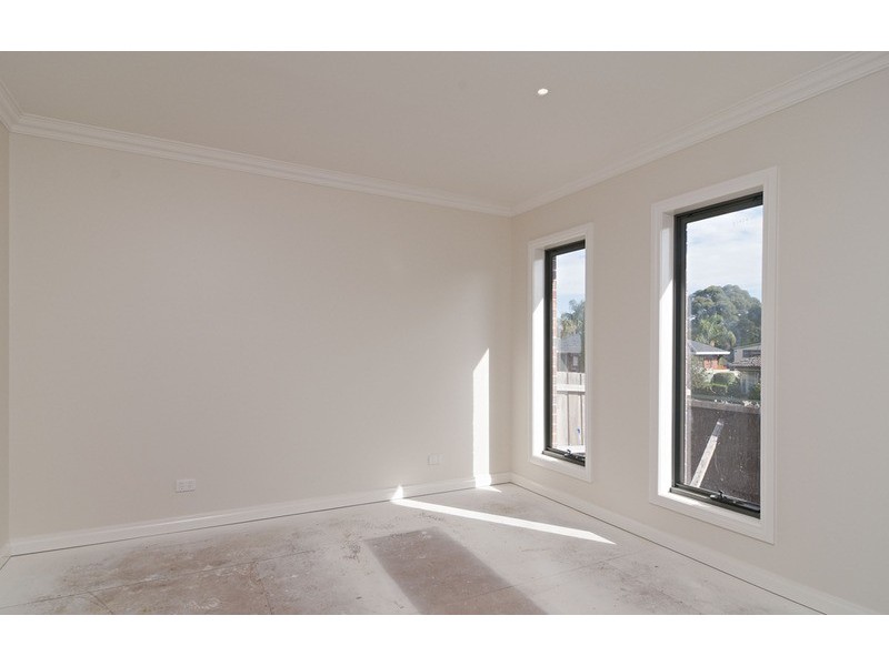 34 Aintree Street, Mooroolbark VIC 3138