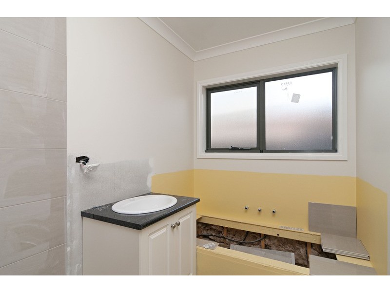 34 Aintree Street, Mooroolbark VIC 3138