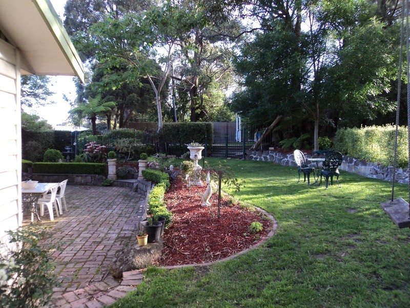 13 Buckmaster Drive, Mount Evelyn VIC 3796