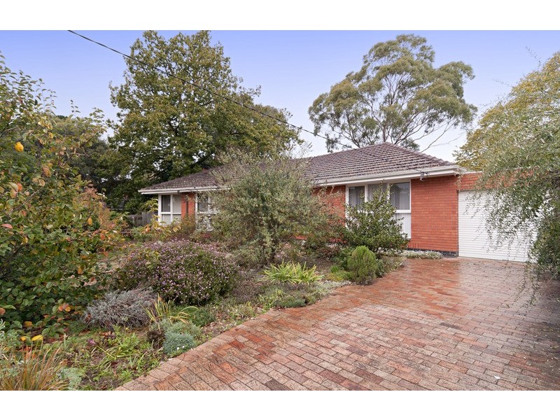 12 Arawata Drive, Doncaster East VIC 3109