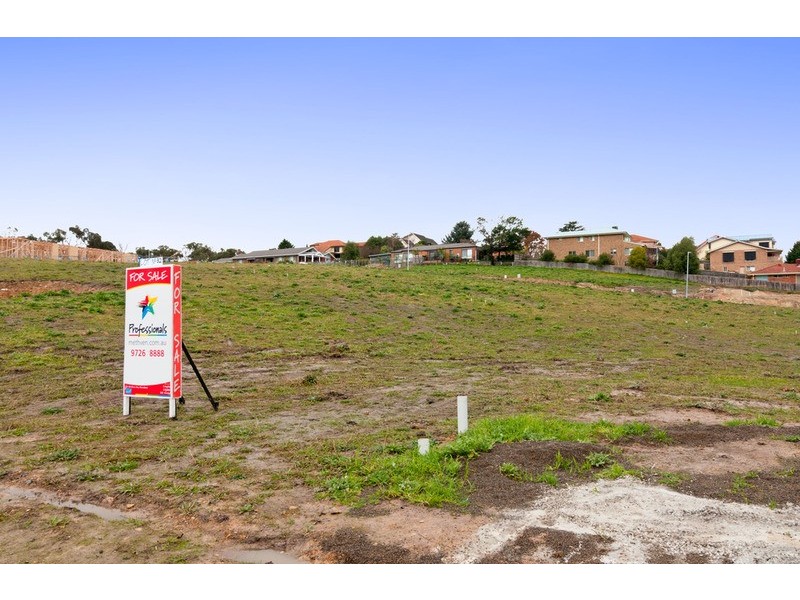 4 Tiverton Circuit, Mooroolbark VIC 3138