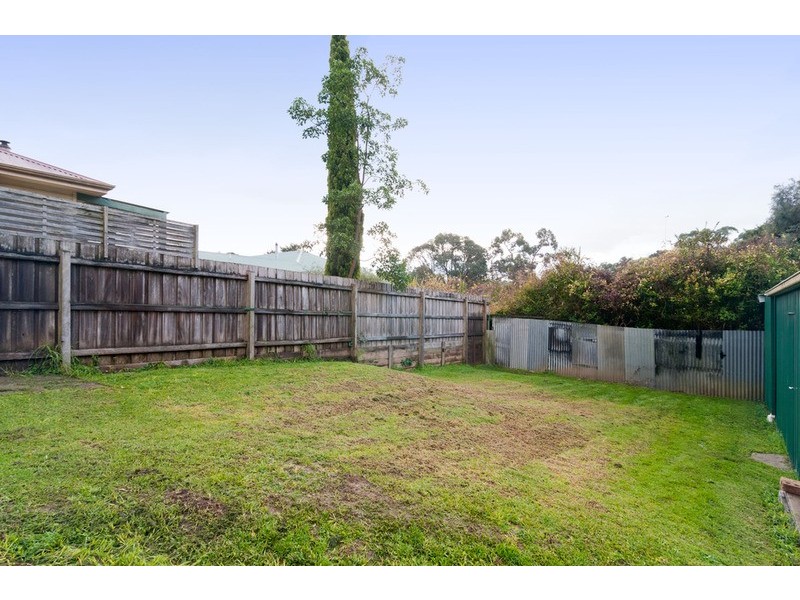2/11 The Crescent, Mount Evelyn VIC 3796