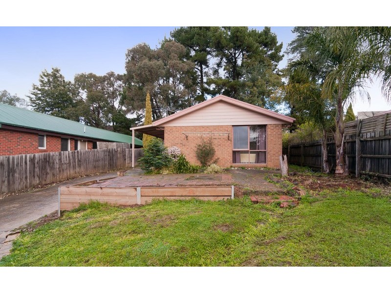 2/11 The Crescent, Mount Evelyn VIC 3796