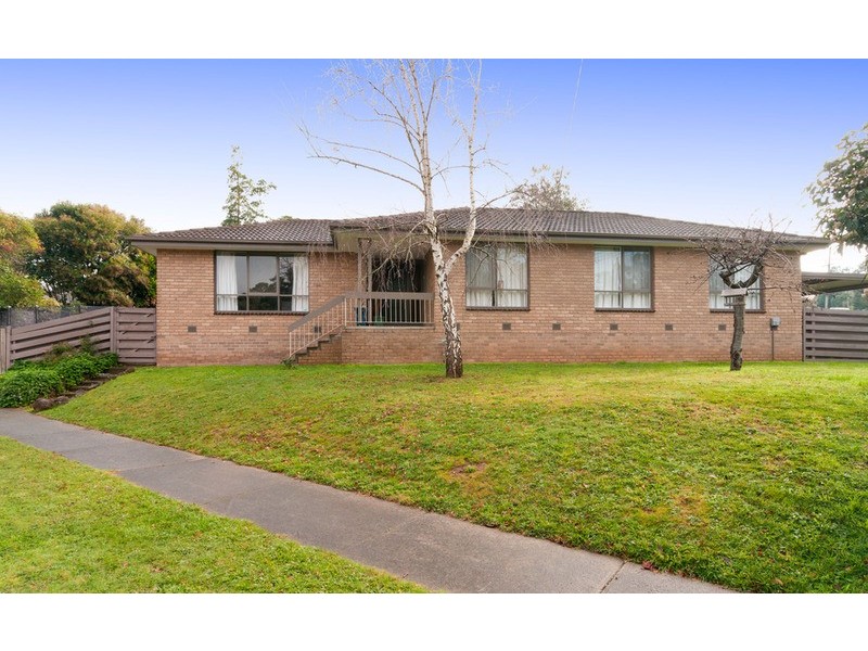 131 Pembroke Road, Mooroolbark VIC 3138