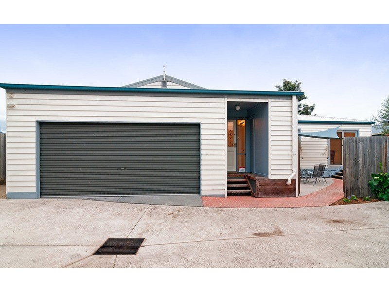 15a Diane Crescent, Mooroolbark VIC 3138