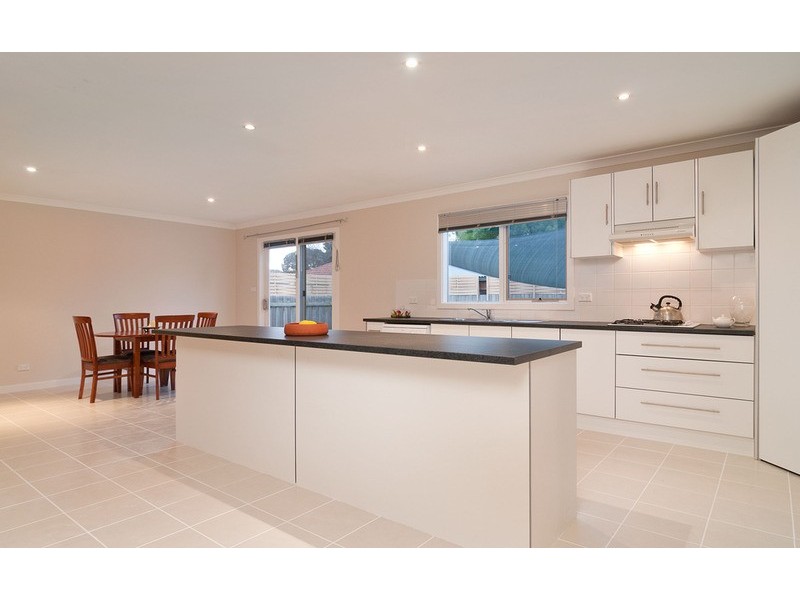 15a Diane Crescent, Mooroolbark VIC 3138