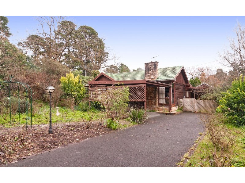 18 Elsie Grove, Mount Evelyn VIC 3796