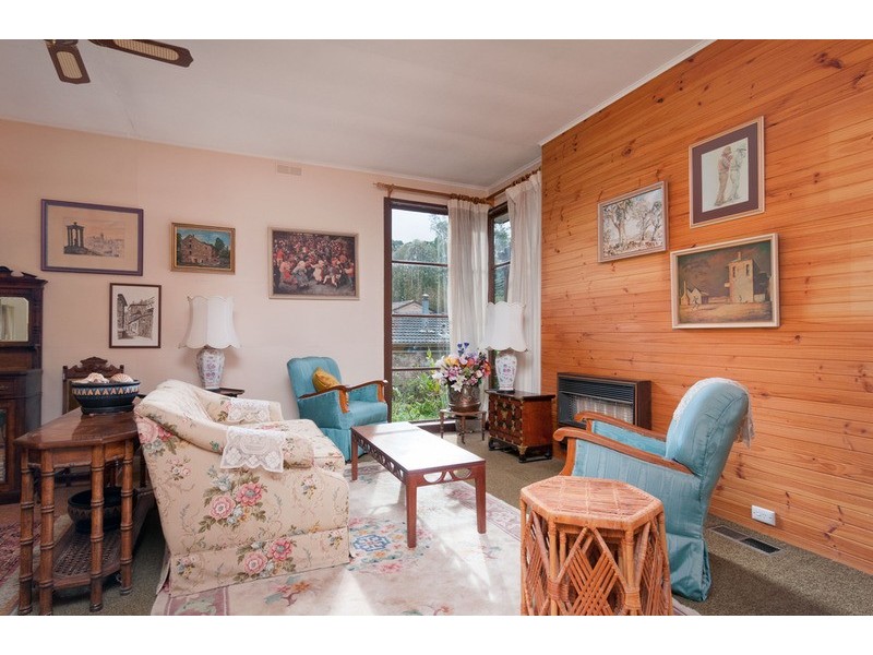 18 Elsie Grove, Mount Evelyn VIC 3796