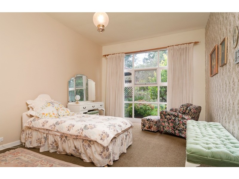 18 Elsie Grove, Mount Evelyn VIC 3796