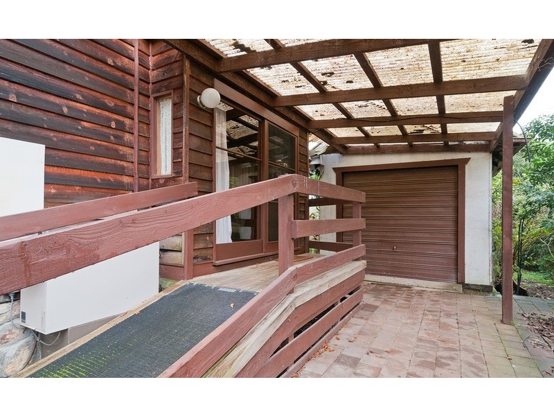 18 Elsie Grove, Mount Evelyn VIC 3796