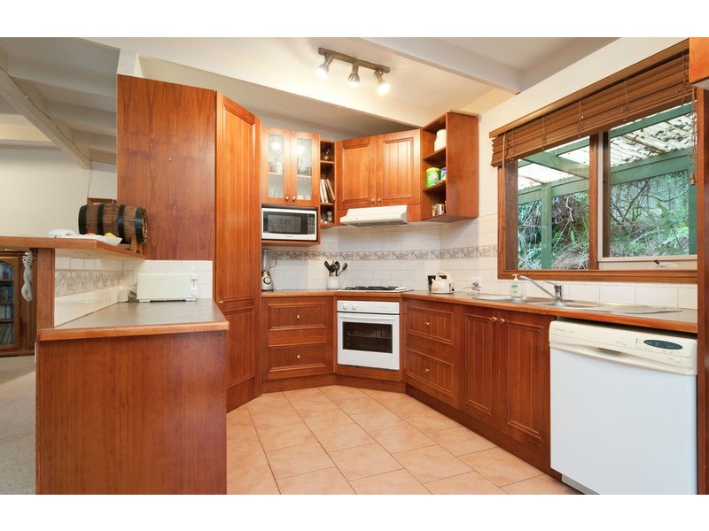 16 Railway Road, Mount Evelyn VIC 3796