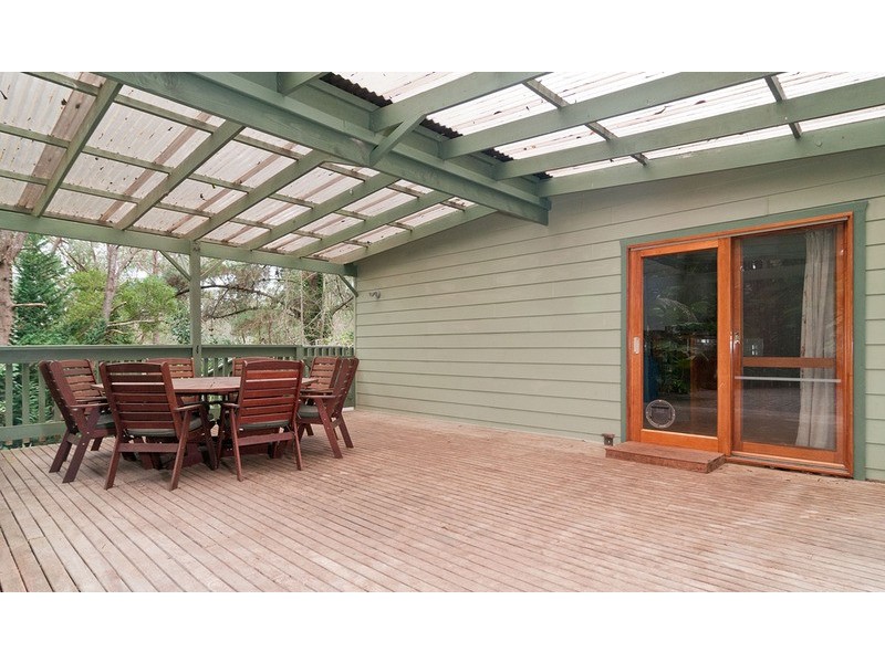 16 Railway Road, Mount Evelyn VIC 3796