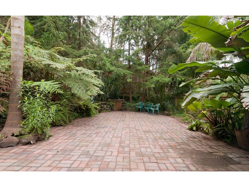 16 Railway Road, Mount Evelyn VIC 3796