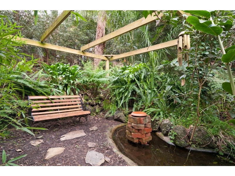 16 Railway Road, Mount Evelyn VIC 3796