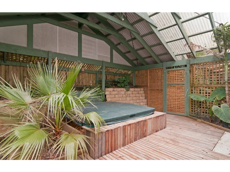 16 Railway Road, Mount Evelyn VIC 3796