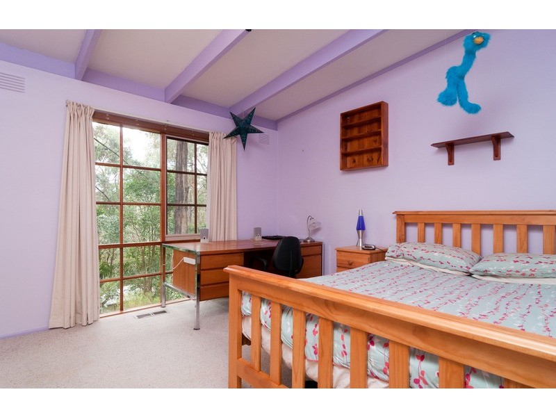 16 Railway Road, Mount Evelyn VIC 3796