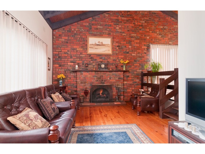 8 Anthony Drive, Chirnside Park VIC 3116