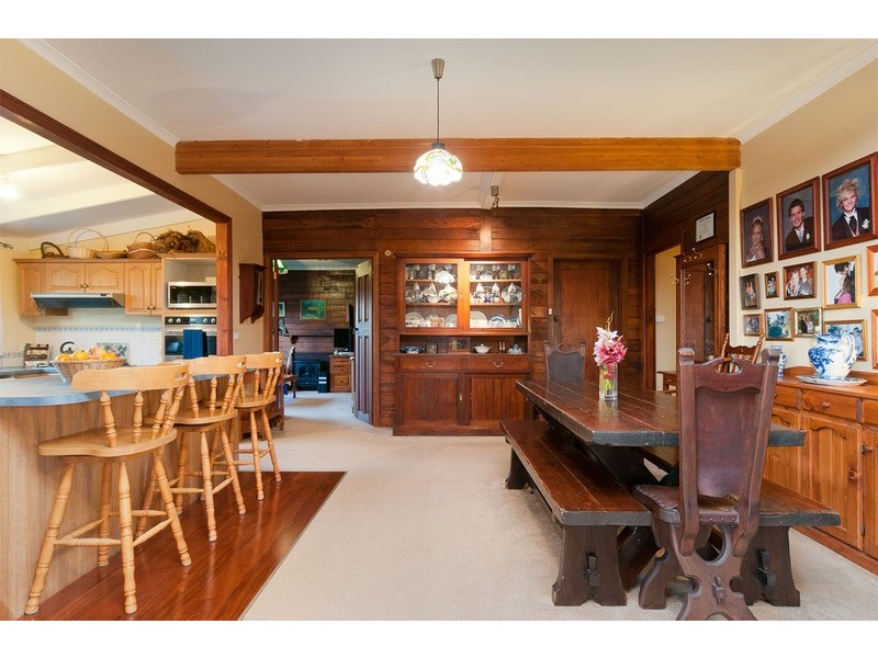 10 Victory Avenue, Wandin North VIC 3139