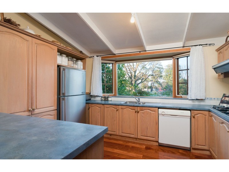 10 Victory Avenue, Wandin North VIC 3139