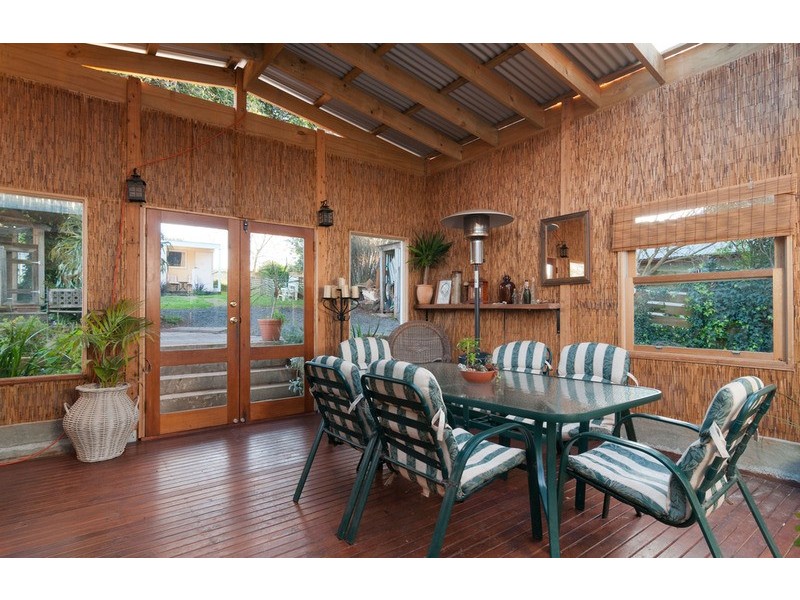 10 Victory Avenue, Wandin North VIC 3139