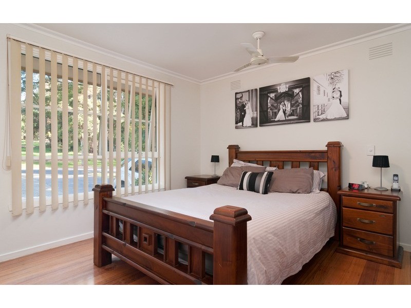 19 Jacaranda Avenue, Kilsyth VIC 3137