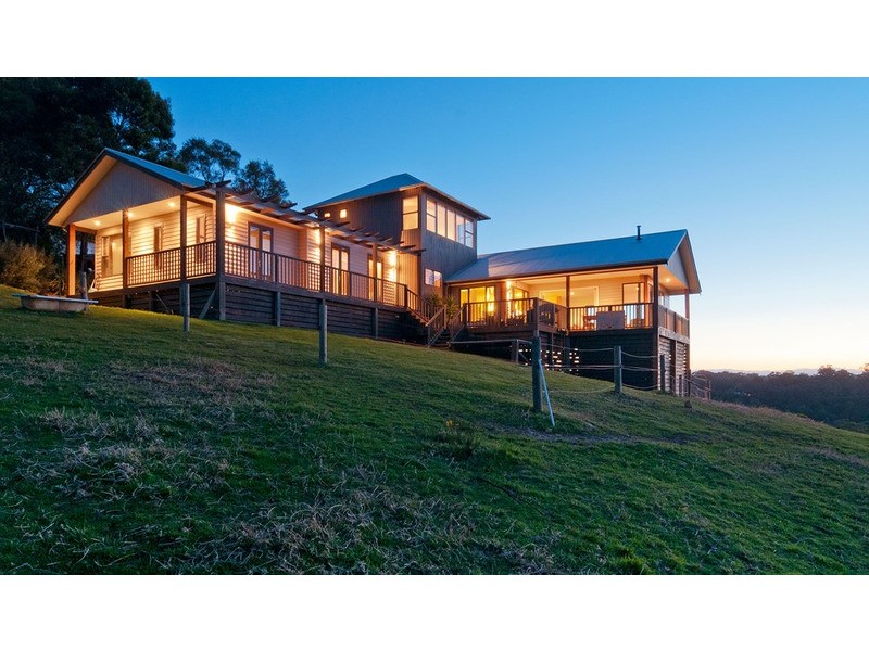 40 Riverview  Parade, Launching Place VIC 3139