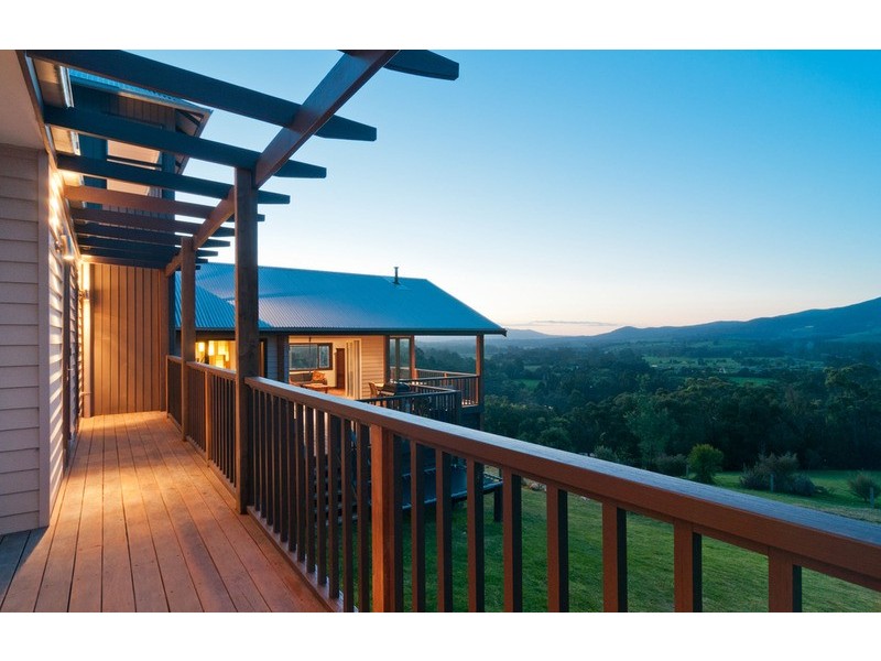 40 Riverview  Parade, Launching Place VIC 3139