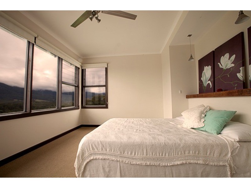 40 Riverview  Parade, Launching Place VIC 3139