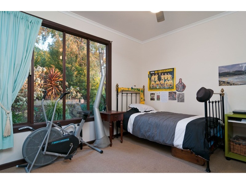 40 Riverview  Parade, Launching Place VIC 3139