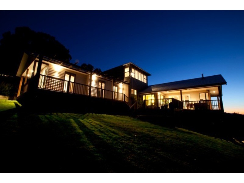 40 Riverview  Parade, Launching Place VIC 3139