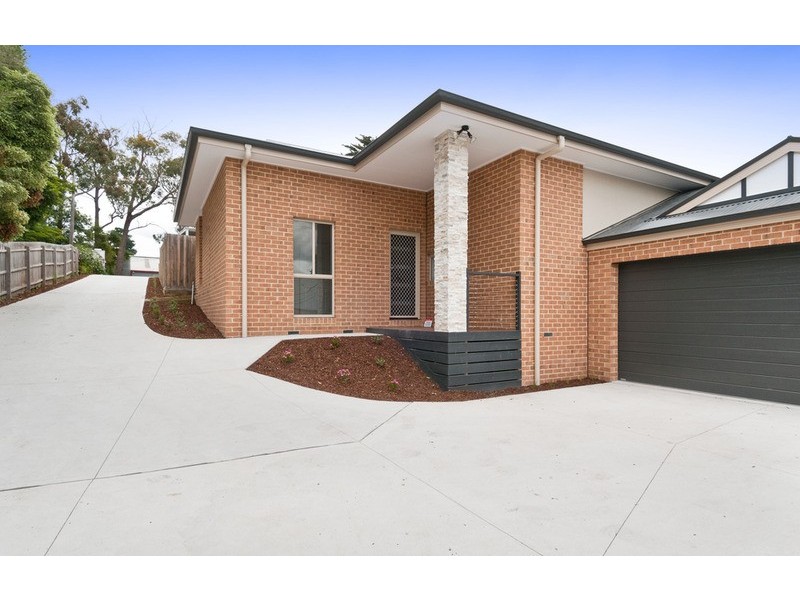 2/26 Hereford Road, Mount Evelyn VIC 3796