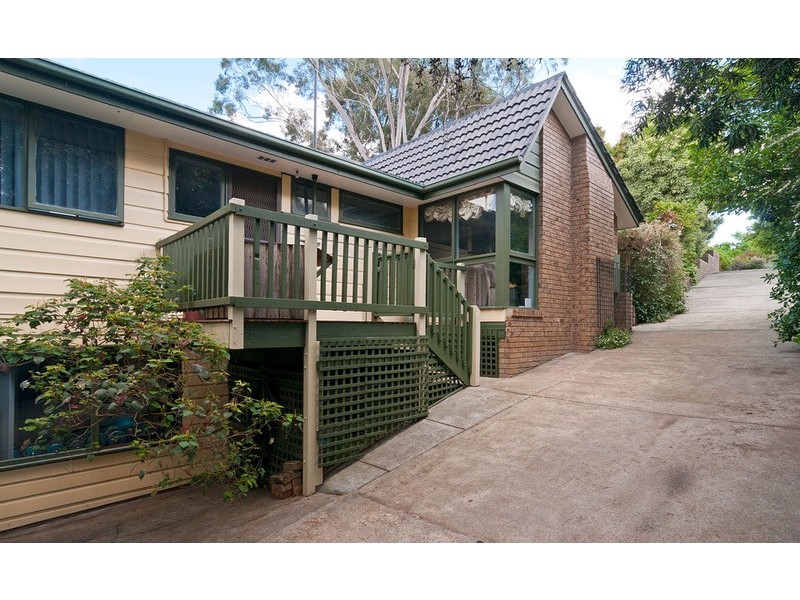 28 Carronvale Road, Mooroolbark VIC 3138