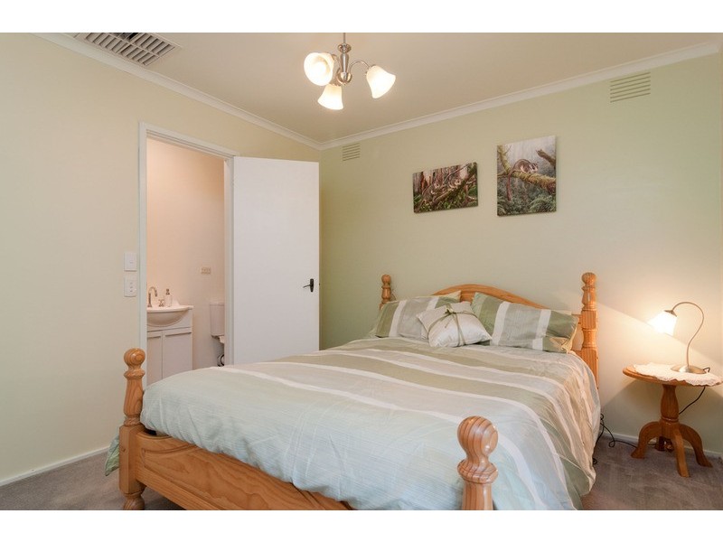 28 Carronvale Road, Mooroolbark VIC 3138