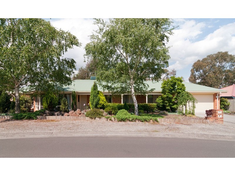 2 Michael Lane, Mount Evelyn VIC 3796