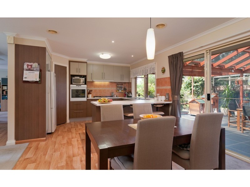 2 Michael Lane, Mount Evelyn VIC 3796