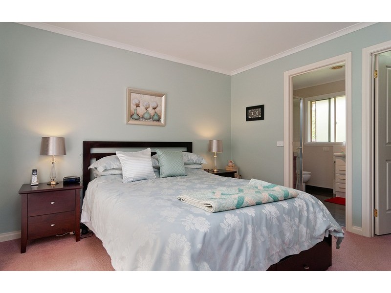 2 Michael Lane, Mount Evelyn VIC 3796