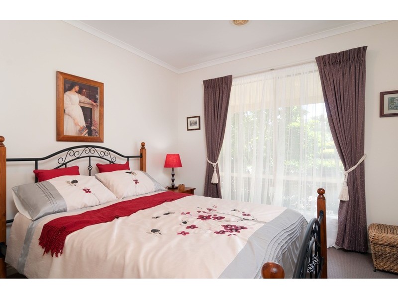 2 Michael Lane, Mount Evelyn VIC 3796