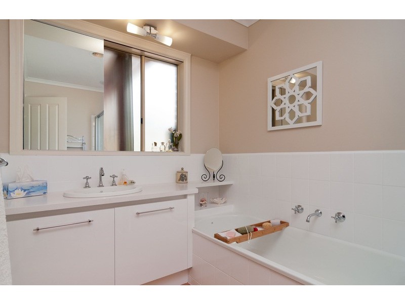 2 Michael Lane, Mount Evelyn VIC 3796