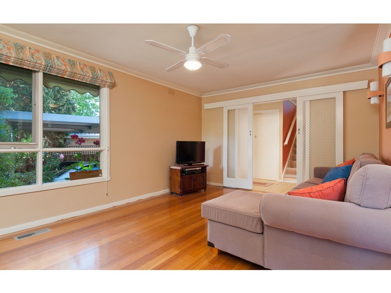 8 Eric Street, Croydon VIC 3136