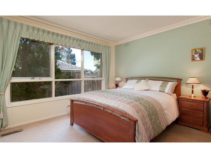 8 Eric Street, Croydon VIC 3136