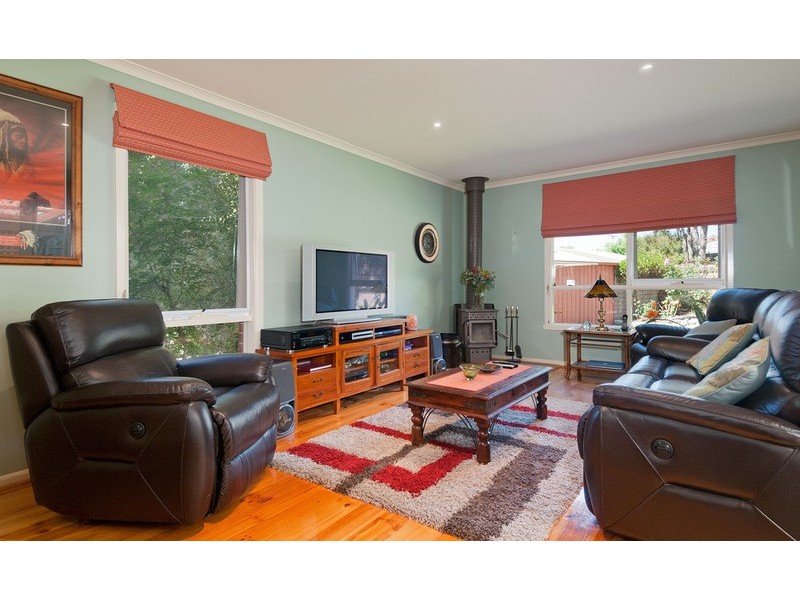 8 Eric Street, Croydon VIC 3136