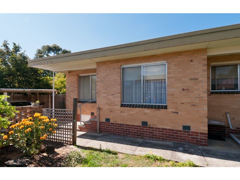 1/10 Palm Grove, Kilsyth VIC 3137