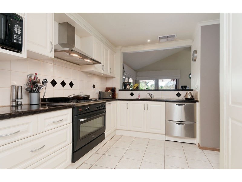 68 Johns Crescent, Mount Evelyn VIC 3796