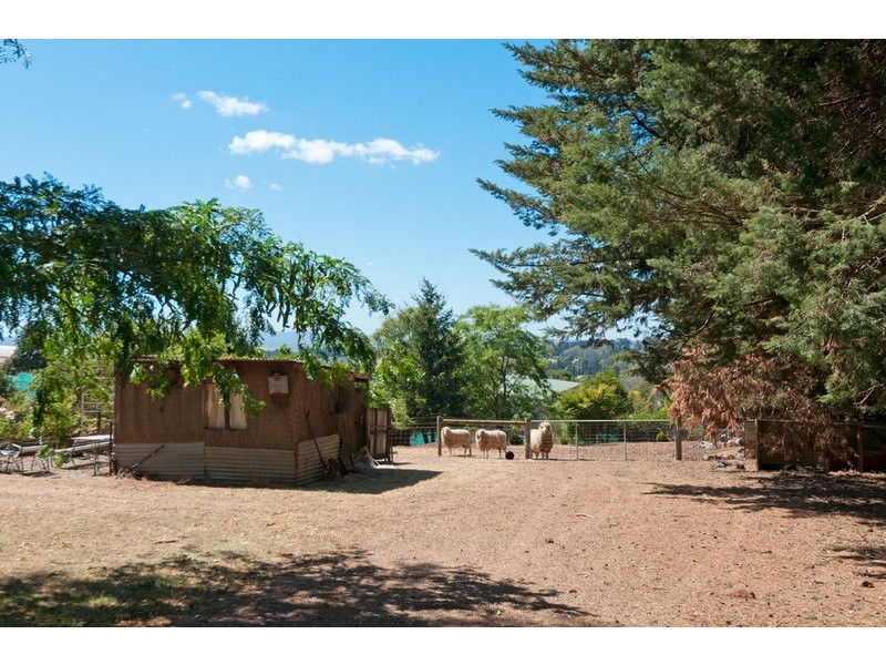 240 Queens Road, Wandin East VIC 3139